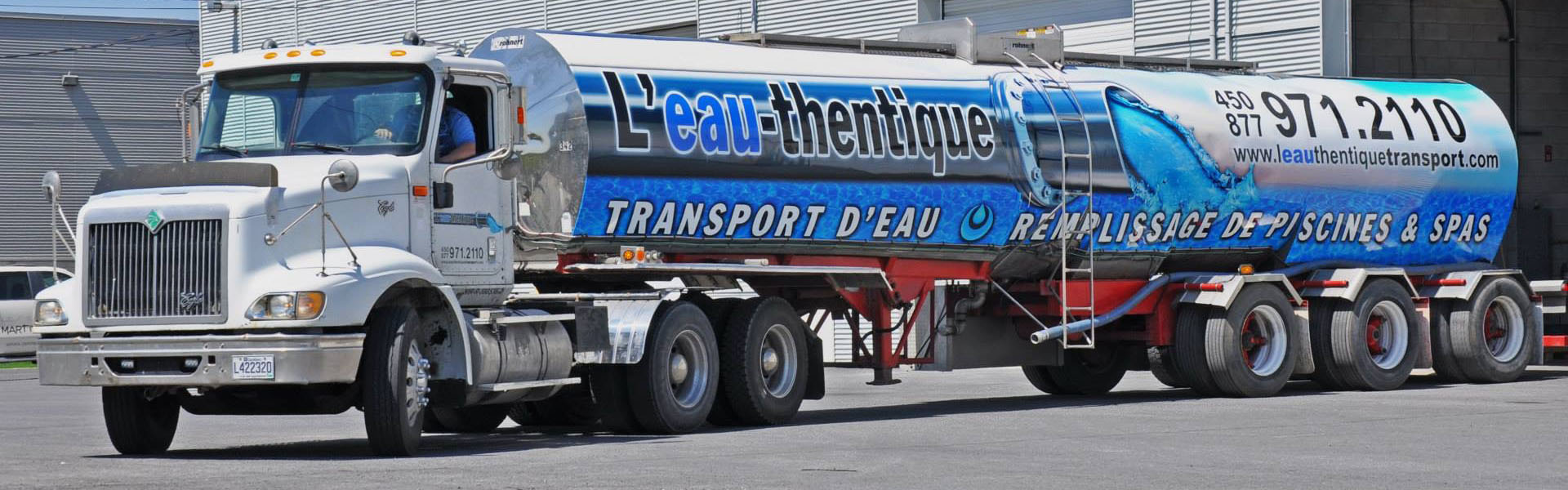 Transportation of drinkable water, city emergency  | L'Eau-Thentique transport