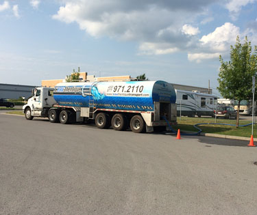 Water tank rental, tanker trucks water delivery | L'Eau-Thentique transport